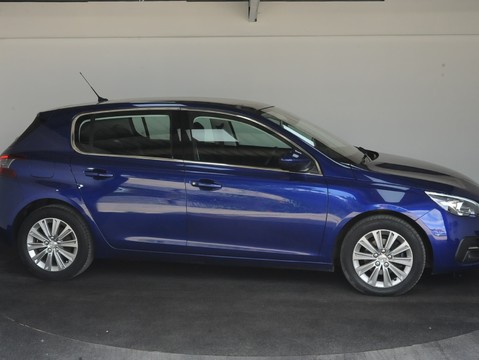 Peugeot 308 BLUE HDI S/S ALLURE 12