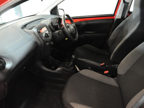 Toyota Aygo VVT-I X 21