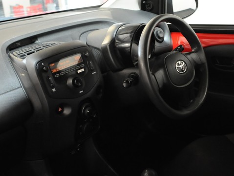 Toyota Aygo VVT-I X 23