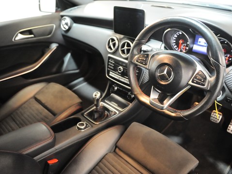 Mercedes-Benz A Class A 180 D AMG LINE PREMIUM 30