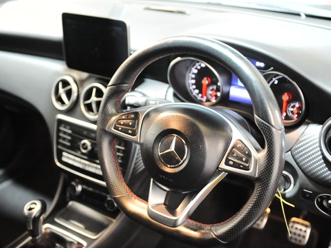 Mercedes-Benz A Class A 180 D AMG LINE PREMIUM 33