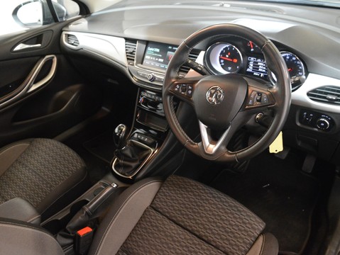 Vauxhall Astra SRI NAV 28