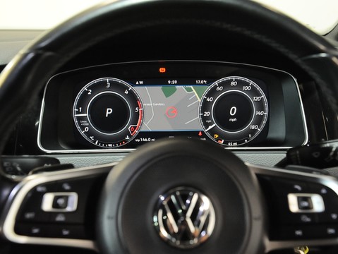 Volkswagen Golf GTD TDI DSG 32