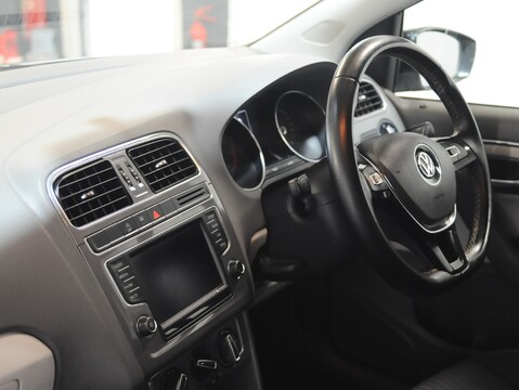 Volkswagen Polo SE DESIGN TSI 25