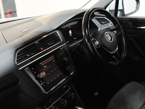 Volkswagen Tiguan SEL TDI DSG 24