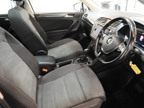 Volkswagen Tiguan SEL TDI DSG 31