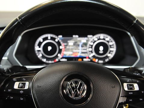 Volkswagen Tiguan SEL TDI DSG 37