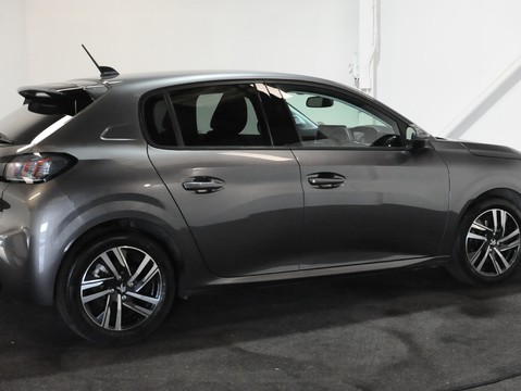 Peugeot 208 PURETECH ALLURE PREMIUM S/S 9