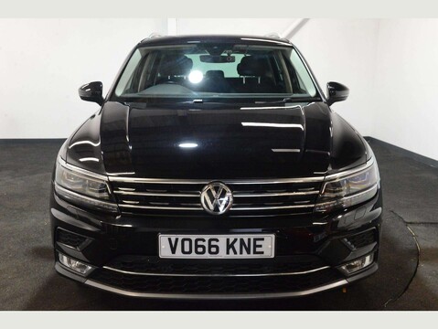 Volkswagen Tiguan 2.0 Tiguan SEL TDI BlueMotion Technology 4Motion Semi-Auto 4WD 5dr 18