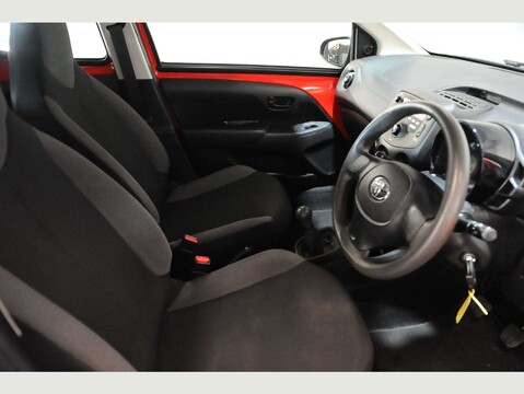 Toyota Aygo 1.0 Aygo X VVT-i 5dr 27