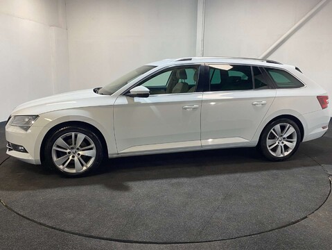 Skoda Superb 2.0 Superb SE L Executive TSi Semi-Auto 5dr 2