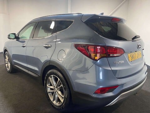 Hyundai SANTA FE 2.2 Santa Fe Premium SE Blue Drive CRDi Auto 4WD 5dr 4