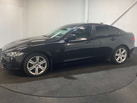 Jaguar XE 2.0 XE Portfolio D Auto 4dr 2