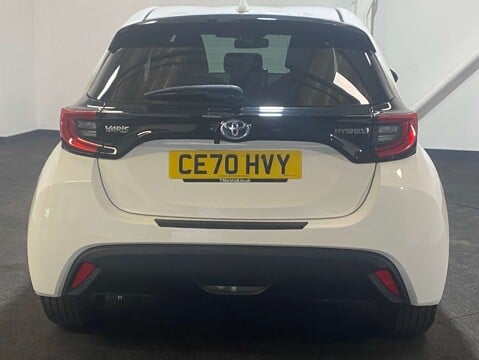 Toyota Yaris 1.5 Yaris Design HEV CVT 5dr 5