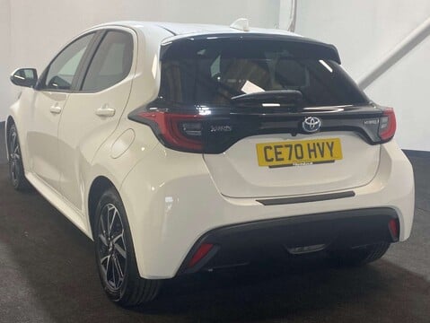 Toyota Yaris 1.5 Yaris Design HEV CVT 5dr 6