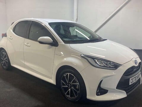 Toyota Yaris 1.5 Yaris Design HEV CVT 5dr 8