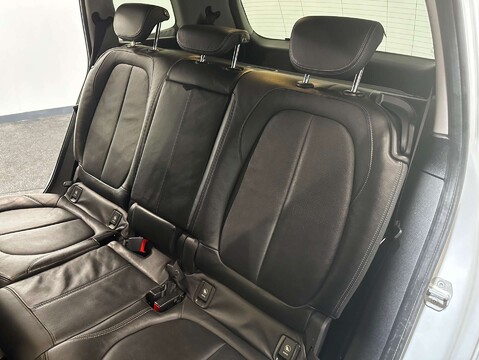 BMW 2 Series 2.0 220d xDrive Luxury Auto 4WD 5dr 51