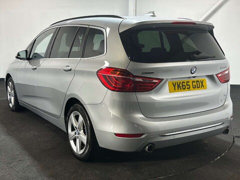 BMW 2 Series 2.0 220d xDrive Luxury Auto 4WD 5dr 4