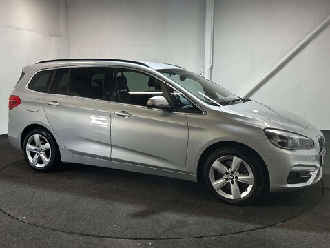 BMW 2 Series 2.0 220d xDrive Luxury Auto 4WD 5dr 8