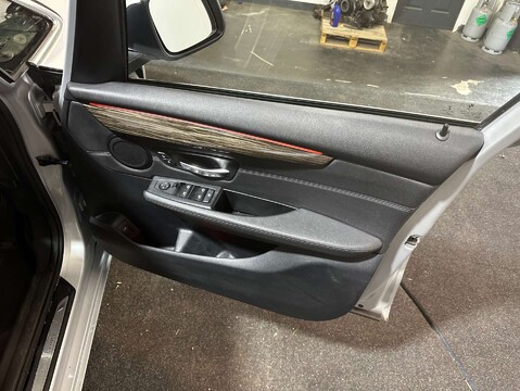 BMW 2 Series 2.0 220d xDrive Luxury Auto 4WD 5dr 14