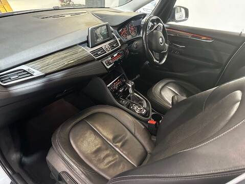 BMW 2 Series 2.0 220d xDrive Luxury Auto 4WD 5dr 53