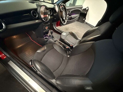 Mini Roadster 2.0 Mini Roadster Cooper SD Auto 2dr 29