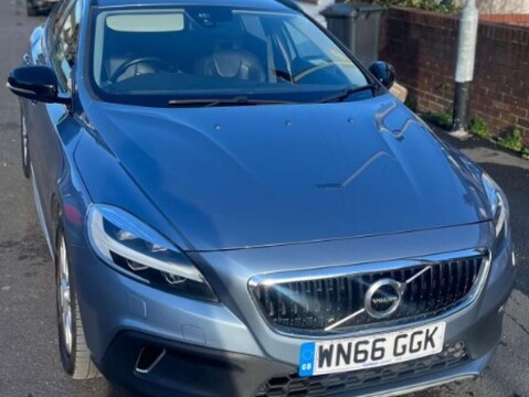 Volvo V40 2.0 V40 Cross Country Professional D3 Auto 5dr 3