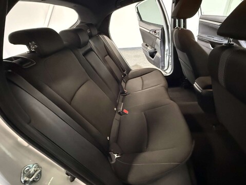 Honda Civic 1.5 Civic Sport VTec CVT 5dr 35