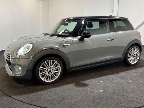 Mini Hatch 1.5 Cooper D Auto 3dr 2