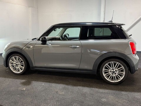 Mini Hatch 1.5 Cooper D Auto 3dr 4