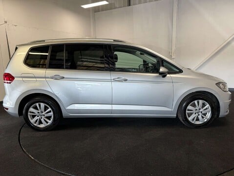 Volkswagen Touran 1.5 Touran SE Family TSI 5dr 7