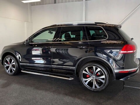 Volkswagen Touareg 3.0 Touareg V6 R-Line TDI BlueMotion Technology Auto 4WD 5dr 3