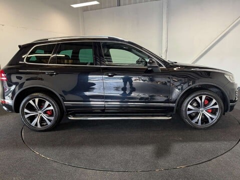 Volkswagen Touareg 3.0 Touareg V6 R-Line TDI BlueMotion Technology Auto 4WD 5dr 7