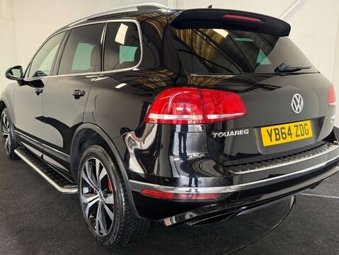 Volkswagen Touareg 3.0 Touareg V6 R-Line TDI BlueMotion Technology Auto 4WD 5dr 4