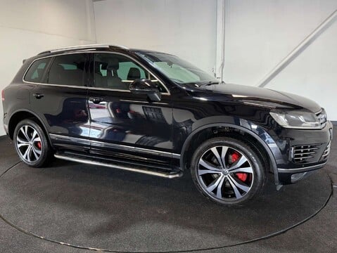 Volkswagen Touareg 3.0 Touareg V6 R-Line TDI BlueMotion Technology Auto 4WD 5dr 8