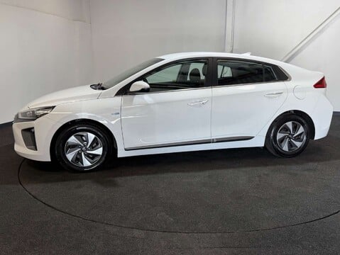 Hyundai IONIQ 1.6 IONIQ Premium FHEV Semi-Auto 5dr 2