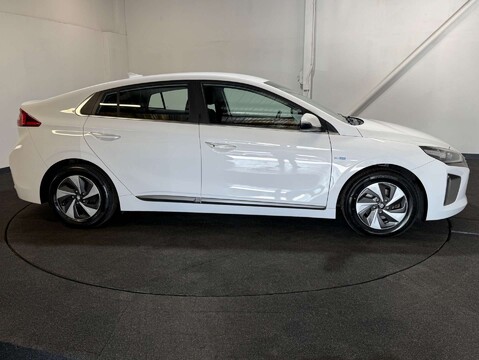 Hyundai IONIQ 1.6 IONIQ Premium FHEV Semi-Auto 5dr 9