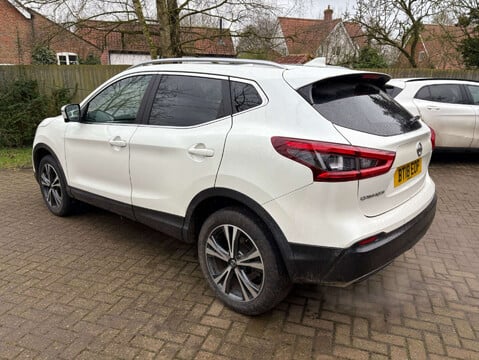 Nissan Qashqai 1.2 Qashqai N-Connecta DiG-T 5dr 2