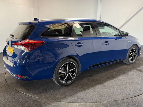 Toyota Auris 1.8 Auris Design HEV VVT-i CVT 5dr 6