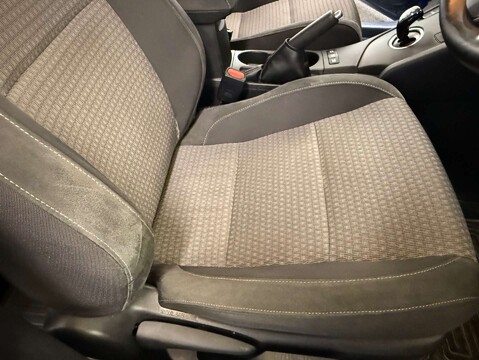 Toyota Auris 1.8 Auris Design HEV VVT-i CVT 5dr 15