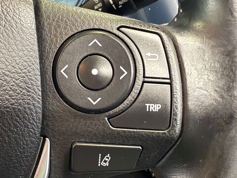 Toyota Auris 1.8 Auris Design HEV VVT-i CVT 5dr 21
