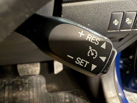 Toyota Auris 1.8 Auris Design HEV VVT-i CVT 5dr 22