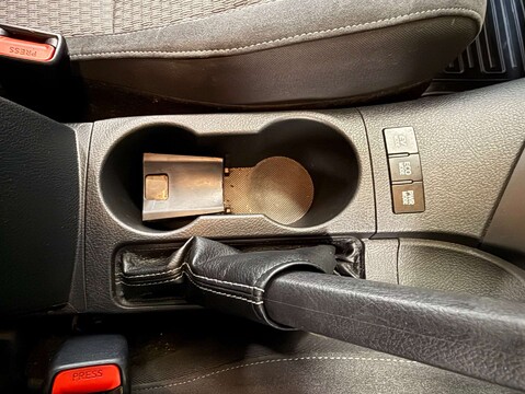 Toyota Auris 1.8 Auris Design HEV VVT-i CVT 5dr 30