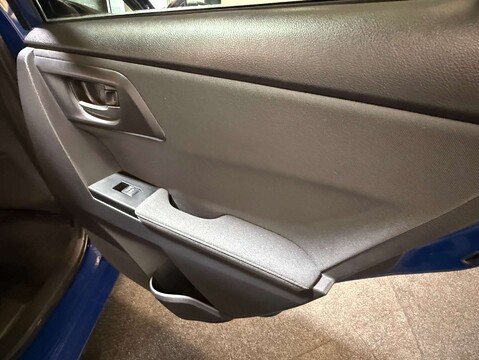 Toyota Auris 1.8 Auris Design HEV VVT-i CVT 5dr 40