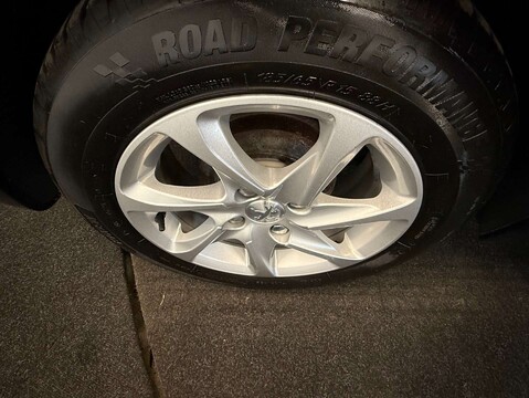 Peugeot 208 1.2 208 Active S/S Semi-Auto 5dr 33