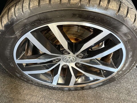 Volkswagen Golf e-Golf 5dr 11