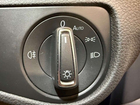 Volkswagen Golf e-Golf 5dr 17