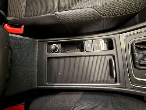 Volkswagen Golf e-Golf 5dr 28