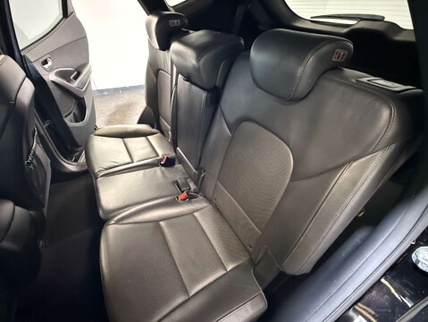 Hyundai SANTA FE 2.2 Santa Fe Premium CRDi 4WD 5dr 46