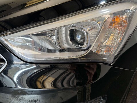 Hyundai SANTA FE 2.2 Santa Fe Premium CRDi 4WD 5dr 52